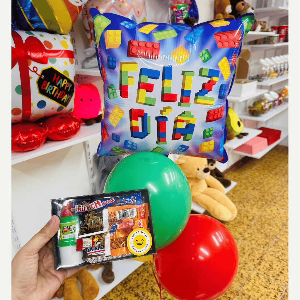 Arreglo de globos con dulces feliz día día del niño. Servicio a domicilio en Monterrey.