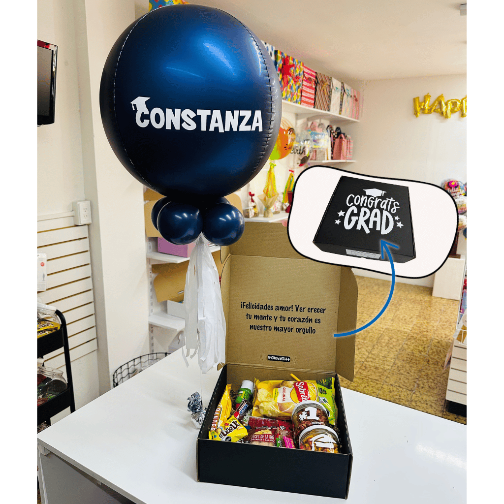 Giftbox caja de regalo con dulces y botanas personalizada con globo orbz esfera personalizado graduado graduada graduación. Servicio a domicilio en Monterrey.