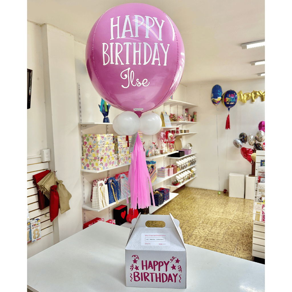 Globo personalizado con giftbox caja con dulces chocolates y botanas. Servicio a domicilio en Monterrey.