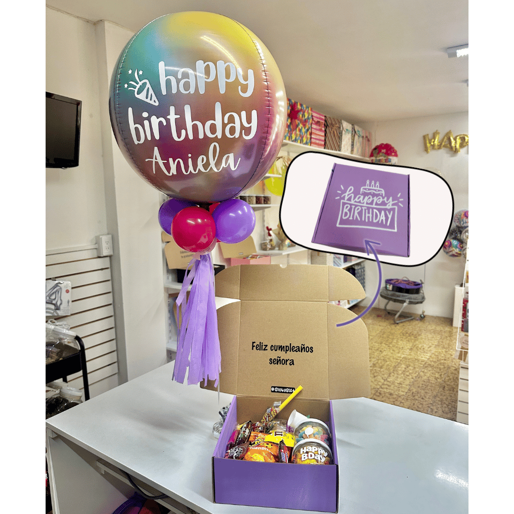 Giftbox caja de regalo personalizada cumpleaños con dulces y botanas. Con globo personalizado. Servicio a domicilio en Monterrey.