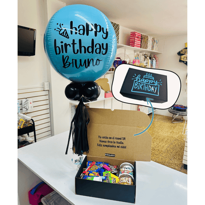 Giftbox caja de regalo personalizada cumpleaños con dulces y botanas. Con globo personalizado. Servicio a domicilio en Monterrey.