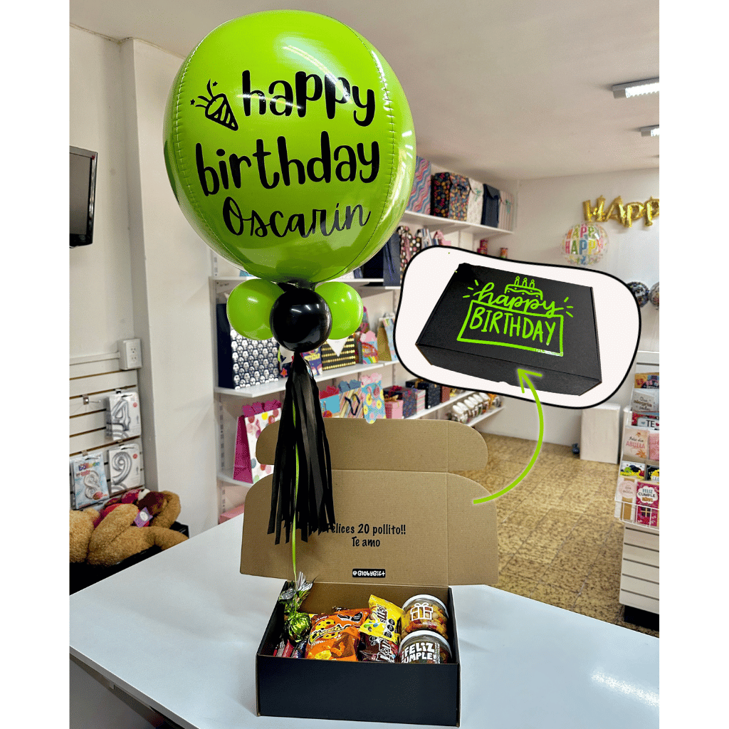 Giftbox caja de regalo personalizada cumpleaños con dulces y botanas. Con globo personalizado. Servicio a domicilio en Monterrey.